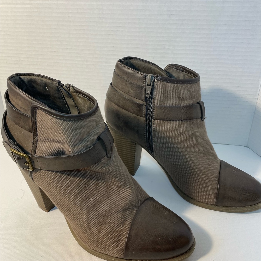 LC Lauren Conrad Ankle Boots l Fashion meets Texture! Size 9-Compliment worthy!